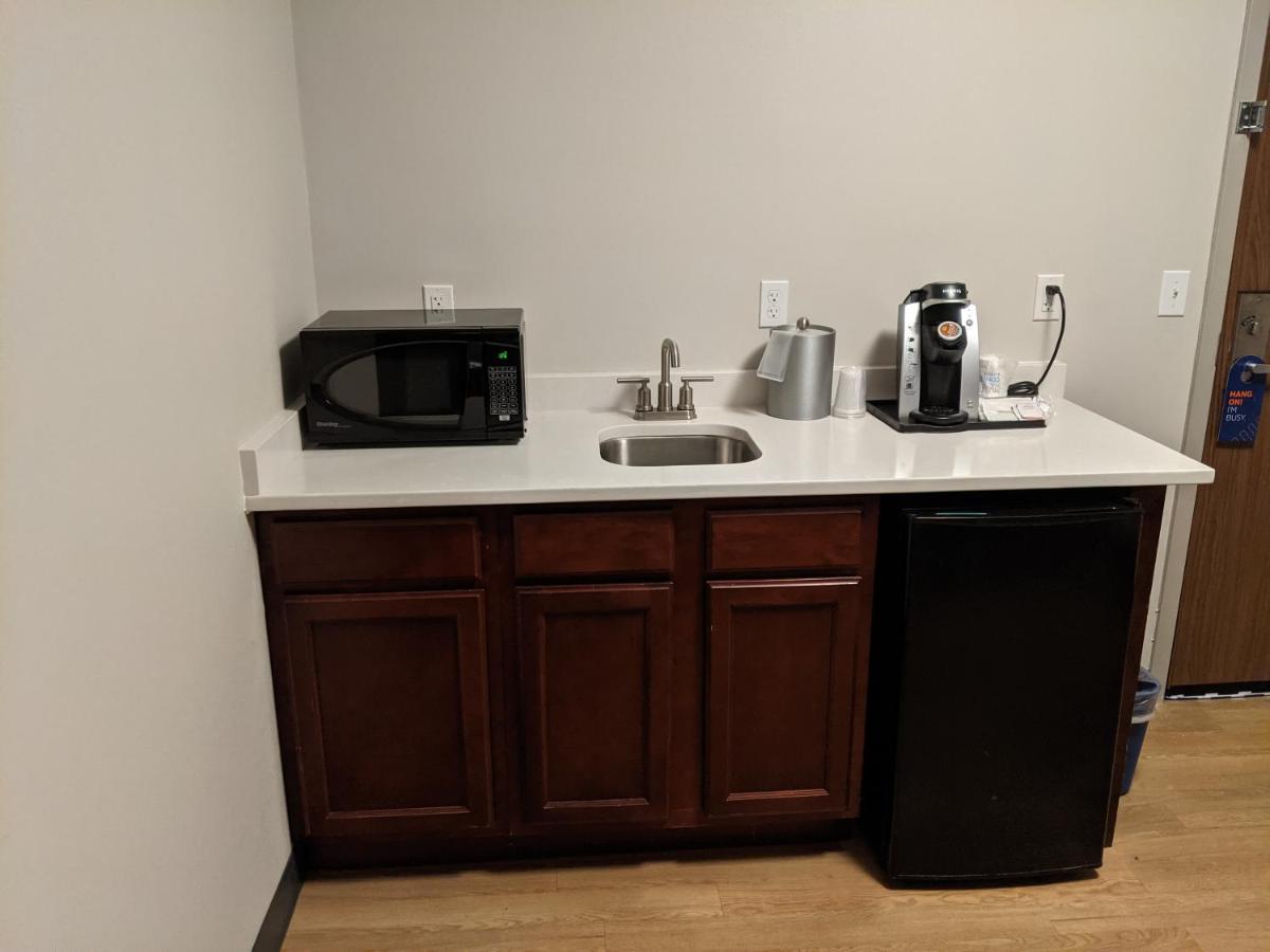 Holiday Inn Express South Burlington By Ihg Bagian luar foto