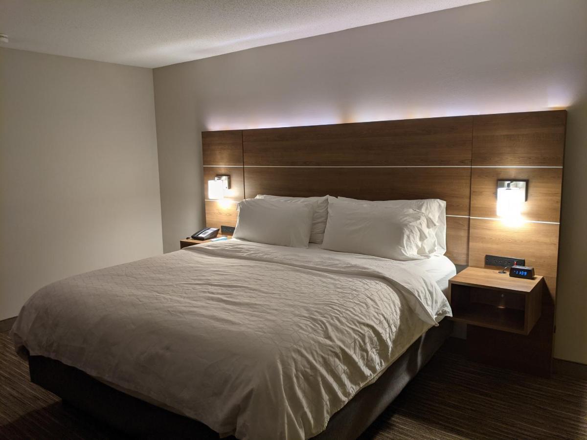 Holiday Inn Express South Burlington By Ihg Bagian luar foto