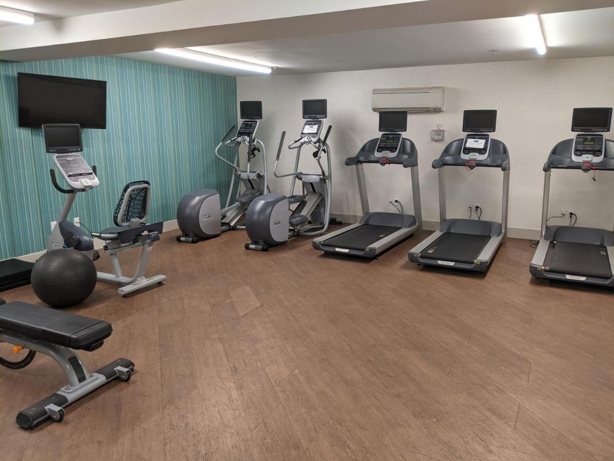 Holiday Inn Express South Burlington By Ihg Bagian luar foto