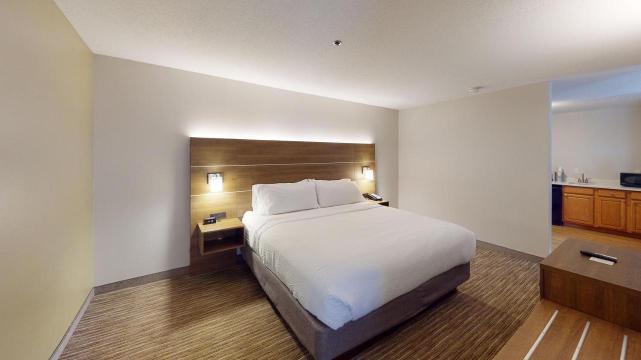 Holiday Inn Express South Burlington By Ihg Bagian luar foto
