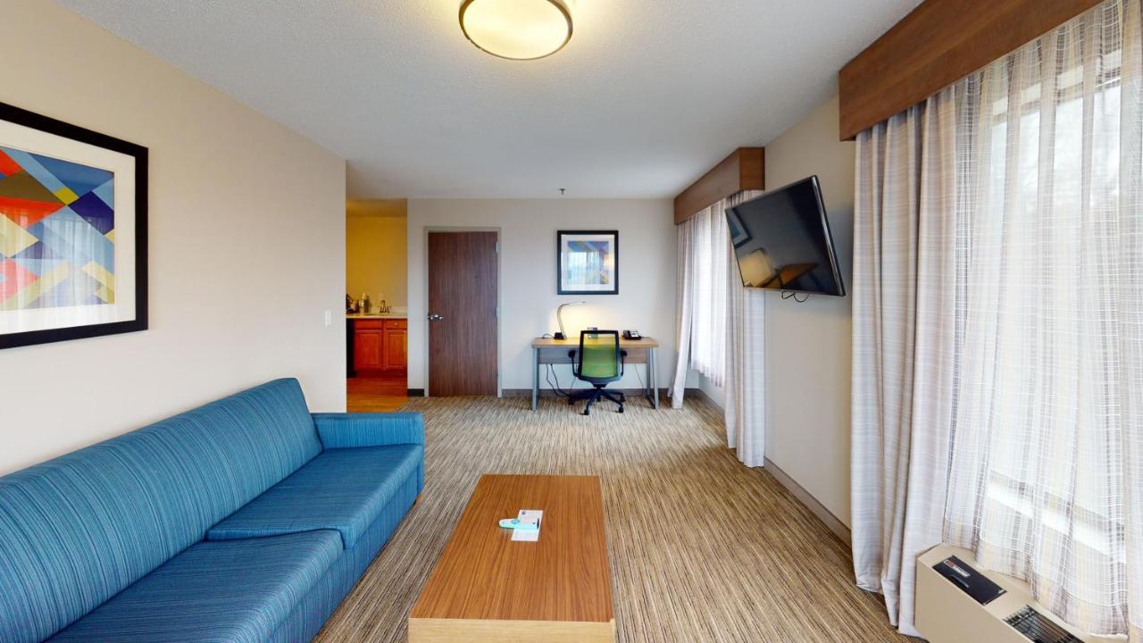 Holiday Inn Express South Burlington By Ihg Bagian luar foto